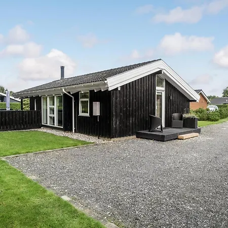 Cozy In Juelsminde With Sauna *