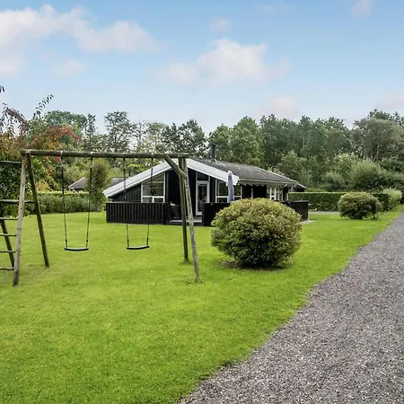 Cozy In Juelsminde With Sauna Holiday home Sonderby (Midtjylland)