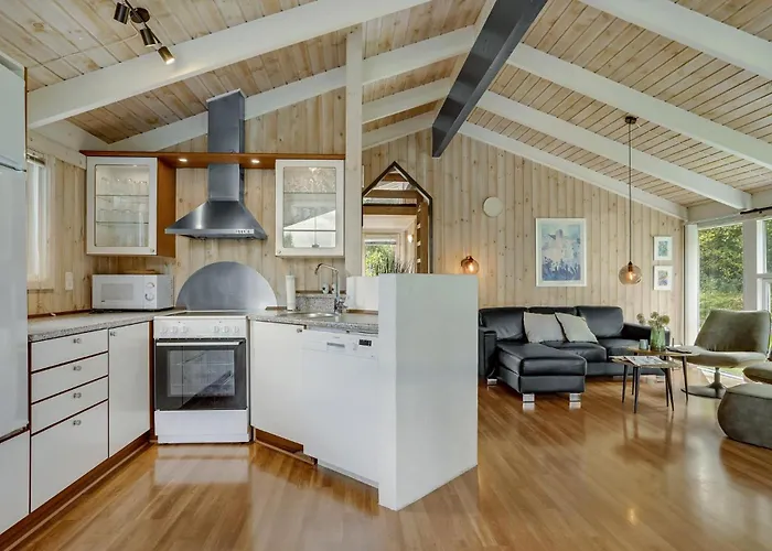 Cozy In Juelsminde With Sauna *