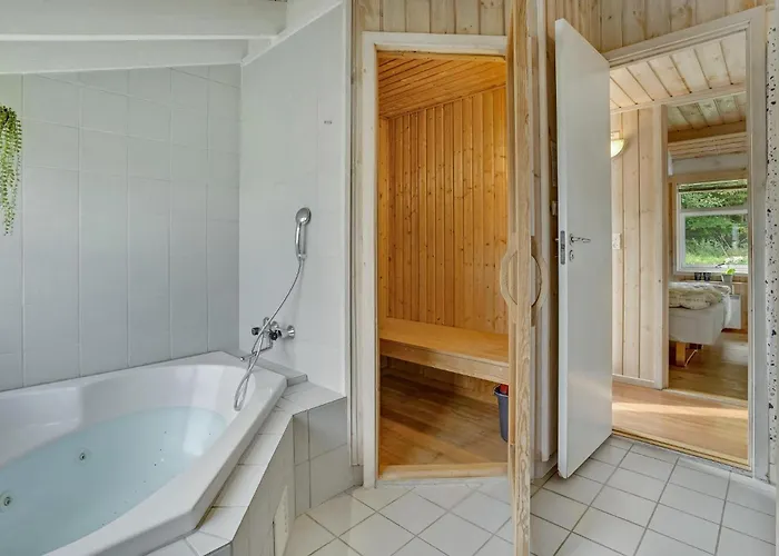 Cozy In Juelsminde With Sauna *
