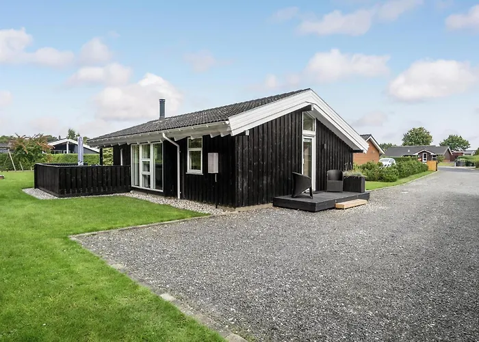 Cozy In Juelsminde With Sauna *