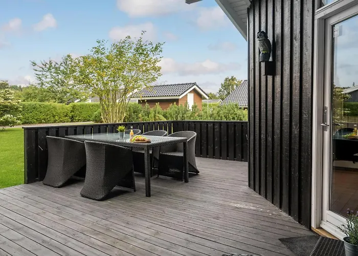 Cozy In Juelsminde With Sauna بيت للعطل