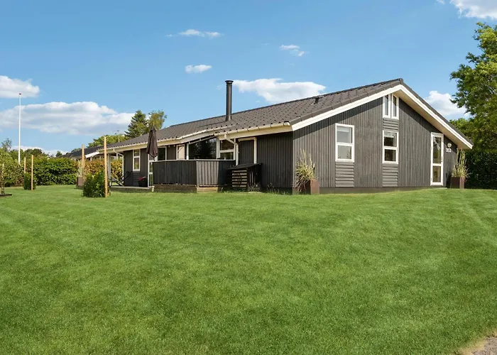 Cozy In Juelsminde With Sauna